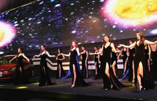 北京車展25日開幕 14個國家參展一千多輛汽車展覽(圖2) 北京車展25日開幕 14個國家參展一千多輛汽車展覽(圖2)